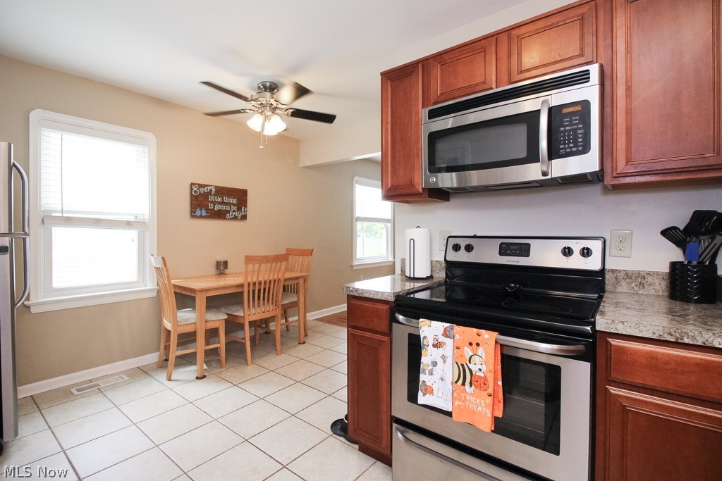 3111 Joslyn Road Cleveland, OH 44111 - Photo 4 of 32 Gallery Image 4