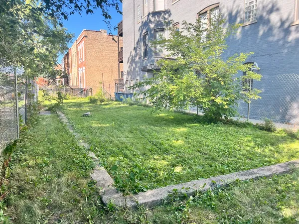 $230,000 | 2224 West Taylor Street, Chicago, IL 60612