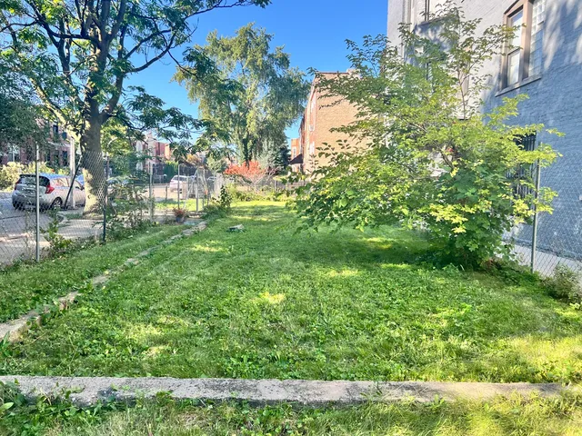 $230,000 | 2224 West Taylor Street, Chicago, IL 60612