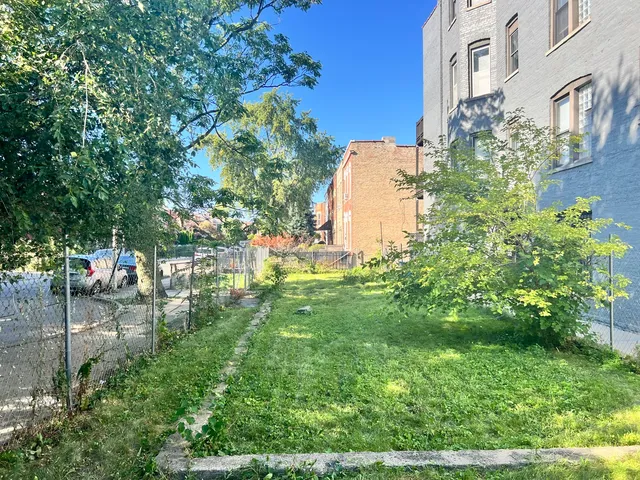 $230,000 | 2224 West Taylor Street, Chicago, IL 60612