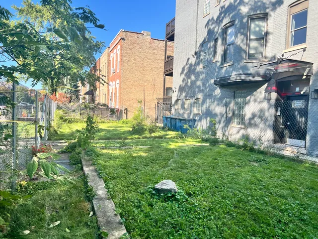 $230,000 | 2224 West Taylor Street, Chicago, IL 60612