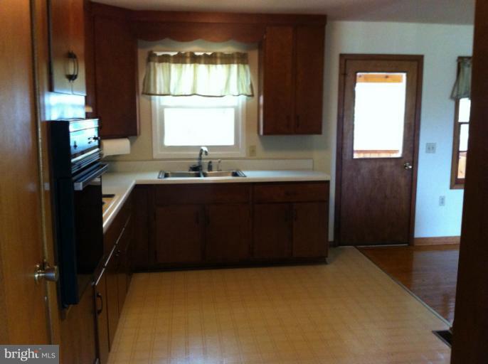 1114 Old Rixeyville Road Culpeper, VA 22701 - Photo 4 of 11 Kitchen