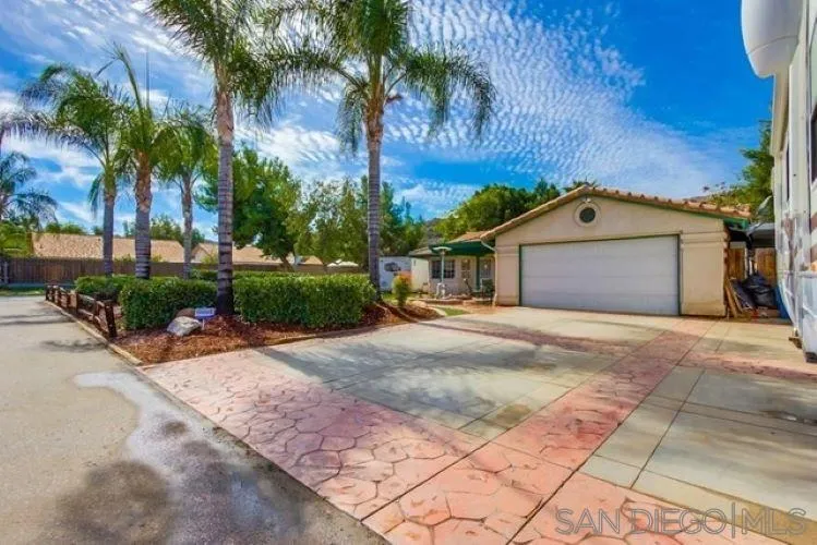 12610 Rodeo Drive Lakeside, CA 92040 - Photo 2 of 29 Gallery Image 2