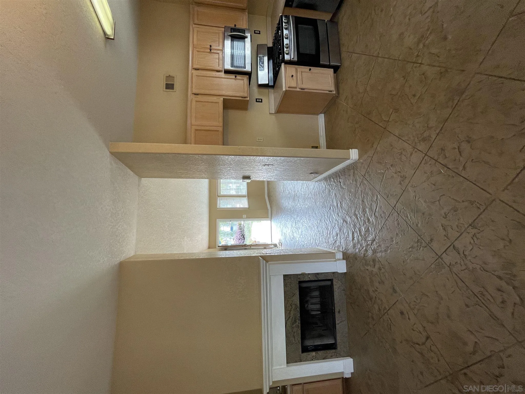 12610 Rodeo Drive Lakeside, CA 92040 - Photo 4 of 29 Gallery Image 4