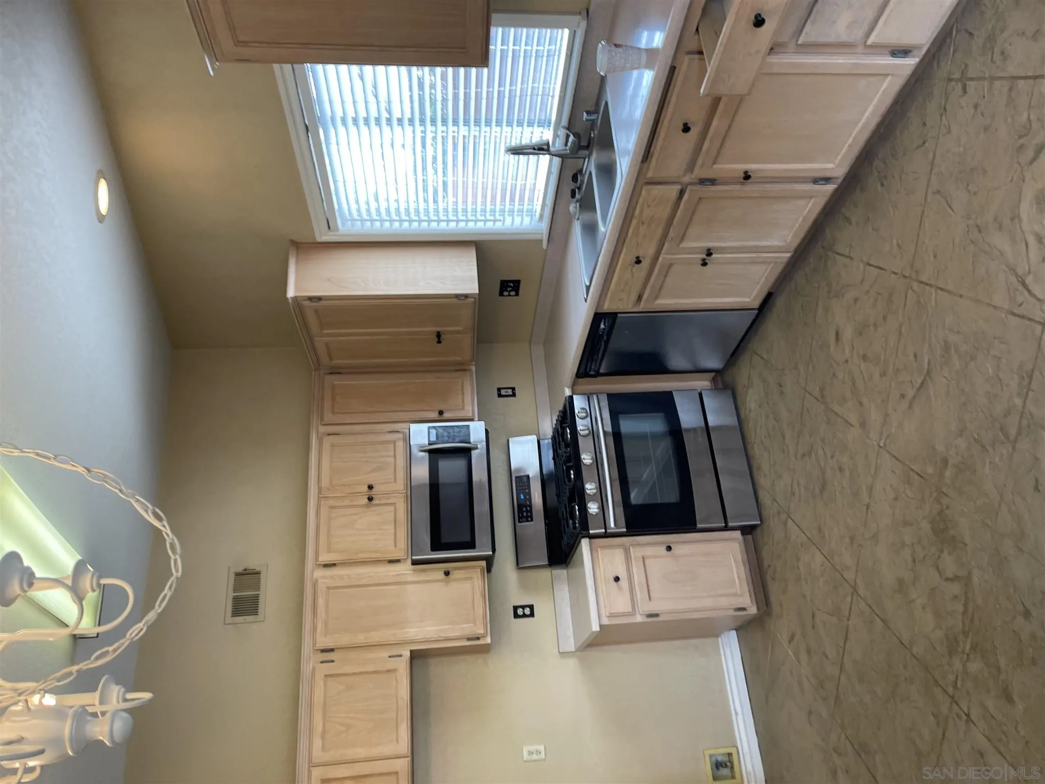 12610 Rodeo Drive Lakeside, CA 92040 - Photo 7 of 29 Gallery Image 7