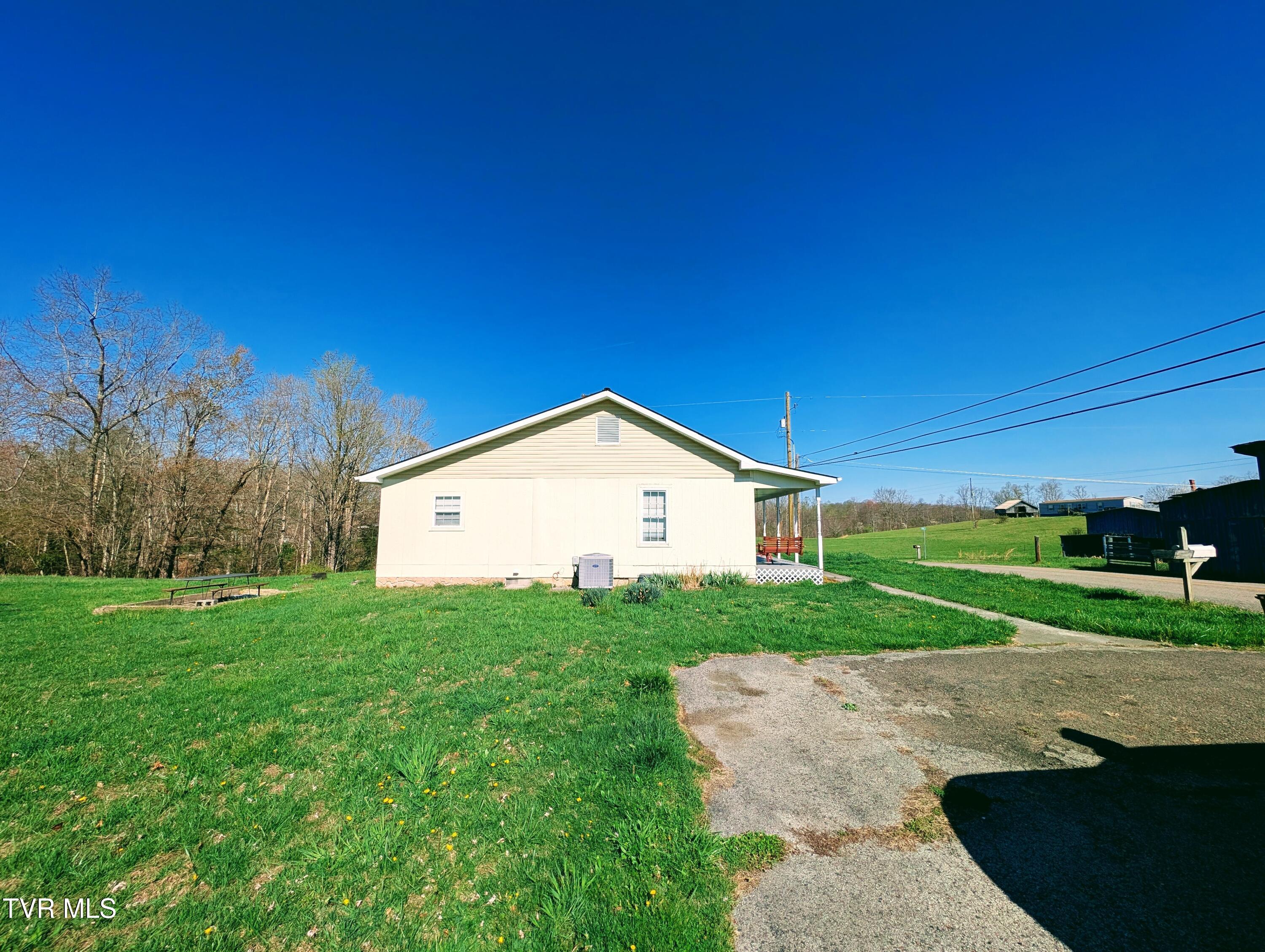 3645 DC Caney Ridge Road Clintwood, VA 24228 - Photo 7 of 54 1000020757