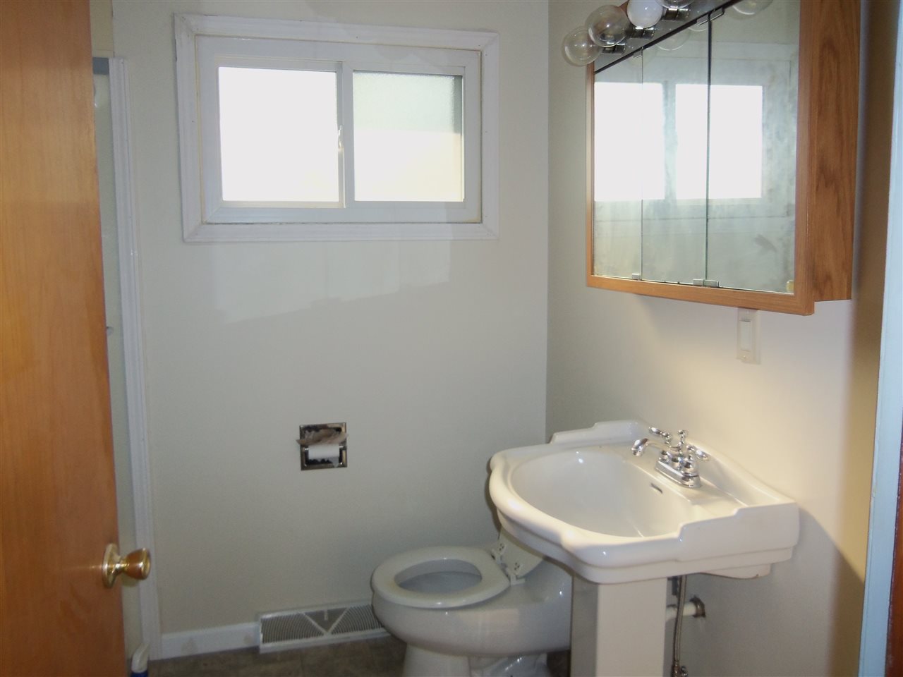 2715 R Street Bedford, IN 47421 - Photo 13 of 22 Gallery Image 13