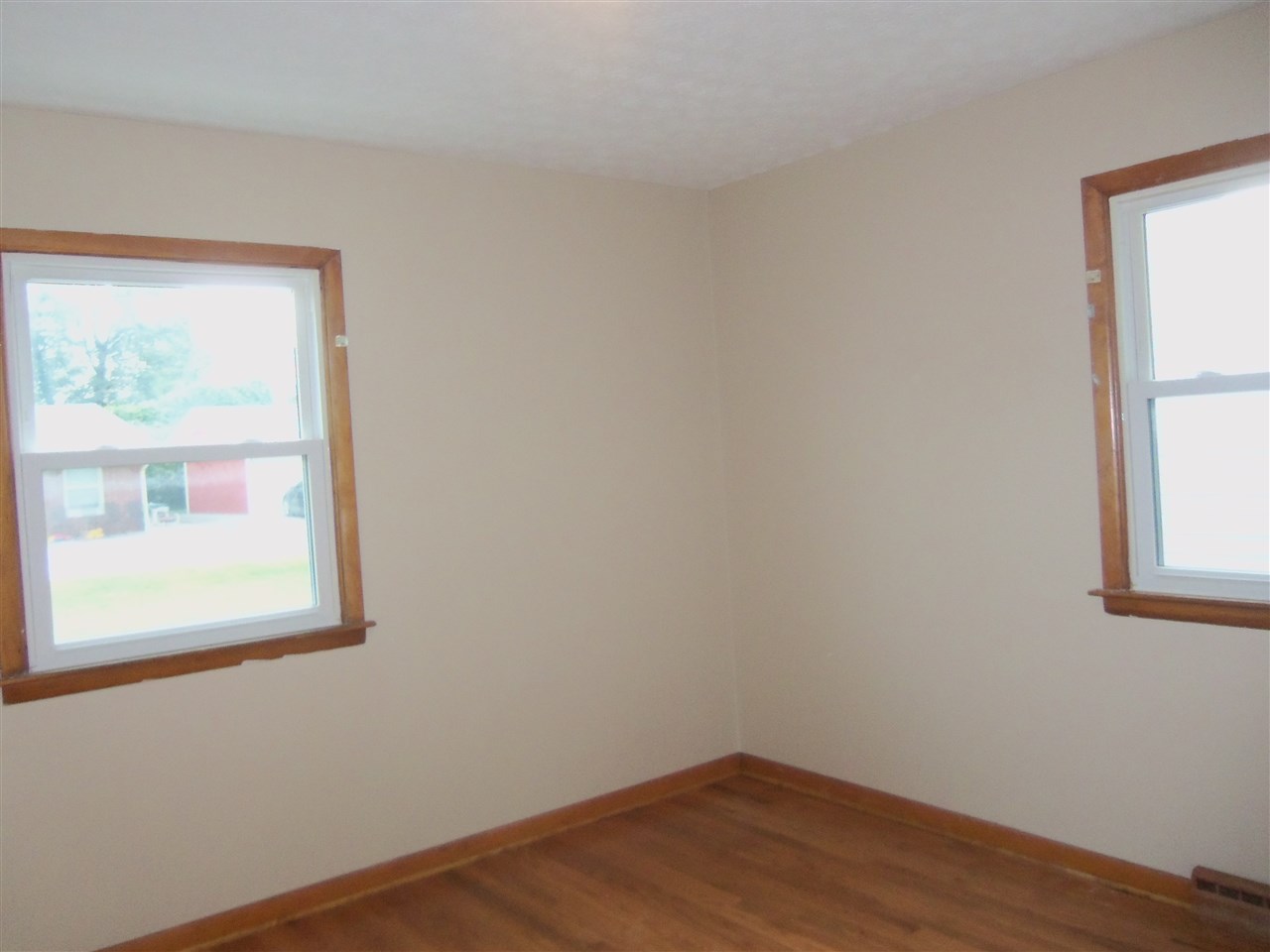 2715 R Street Bedford, IN 47421 - Photo 14 of 22 Gallery Image 14
