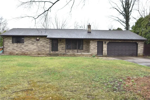 $301,000 | 1675 Roosevelt Avenue Southeast, Niles, OH 44446