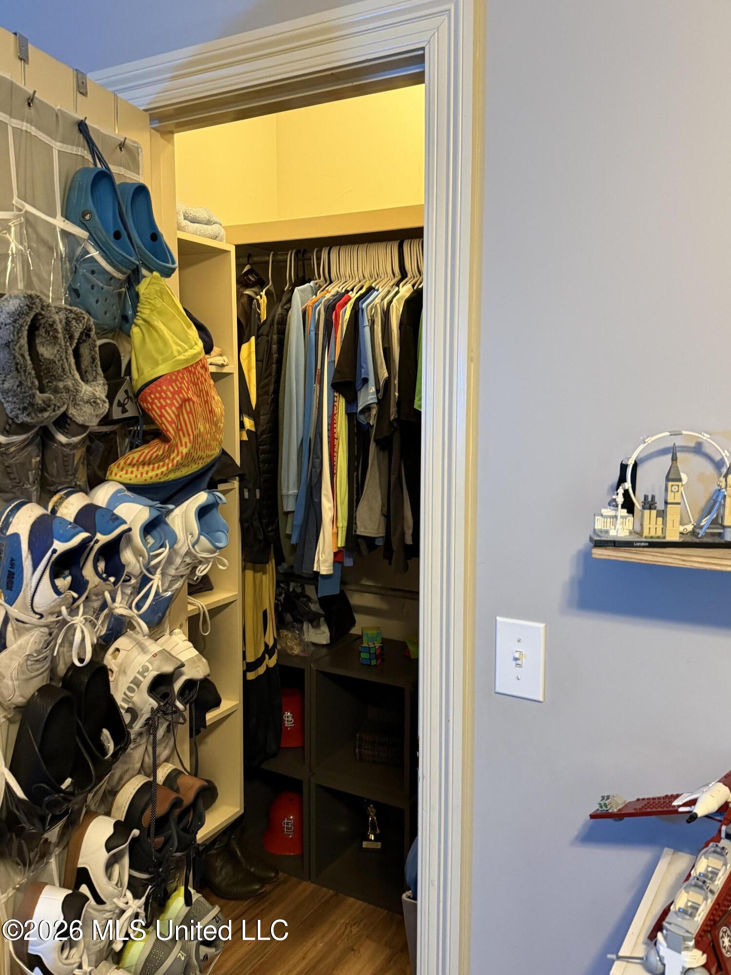 124 Cowles Creek Road Clinton, MS 39056 - Photo 15 of 22 guestcloset2