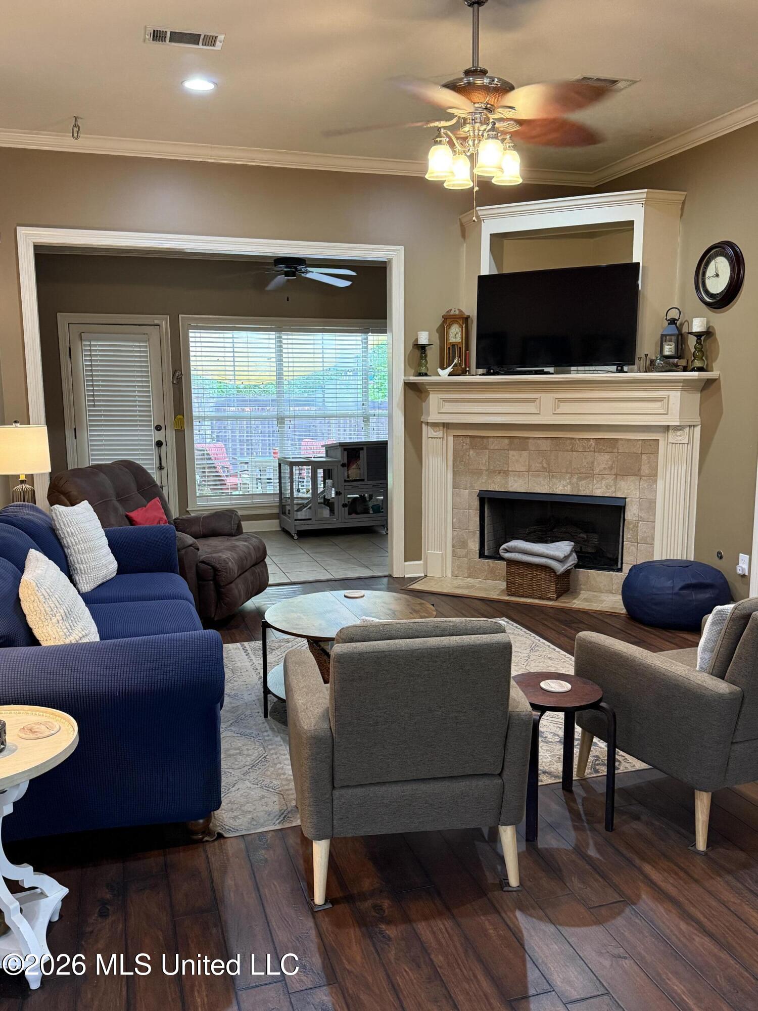 124 Cowles Creek Road Clinton, MS 39056 - Photo 4 of 22 Living Area