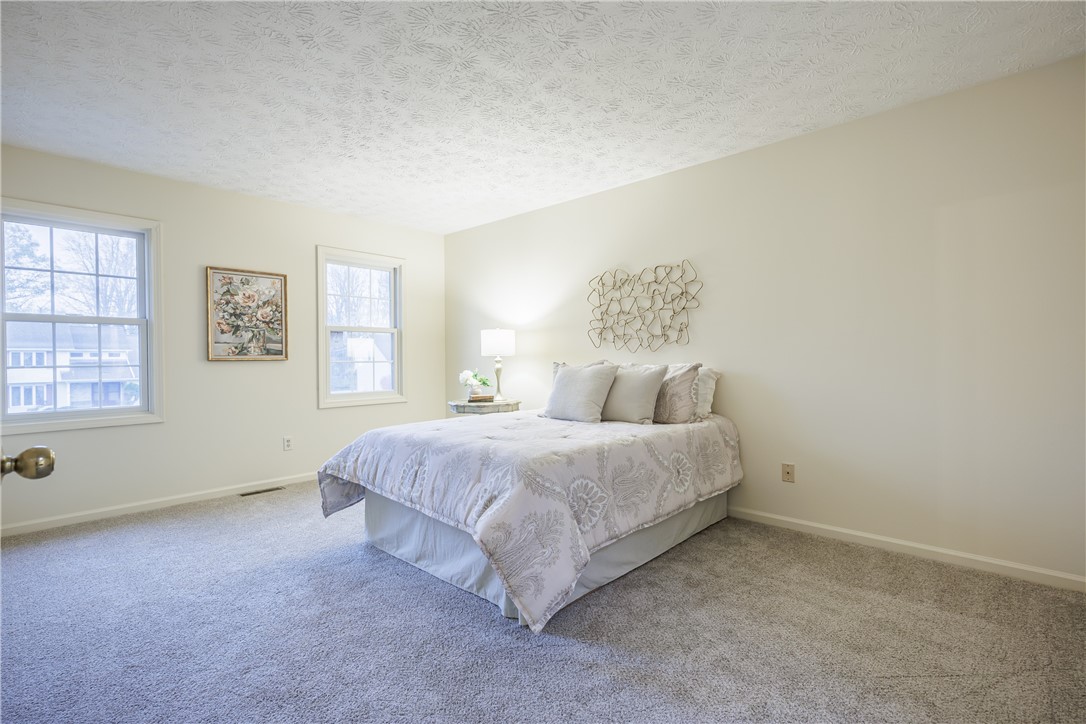 165 Woodleaf Henrietta, NY 14534 - Photo 16 of 37