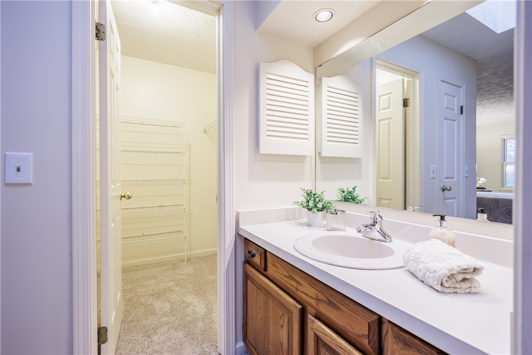 165 Woodleaf Henrietta, NY 14534 - Photo 19 of 37