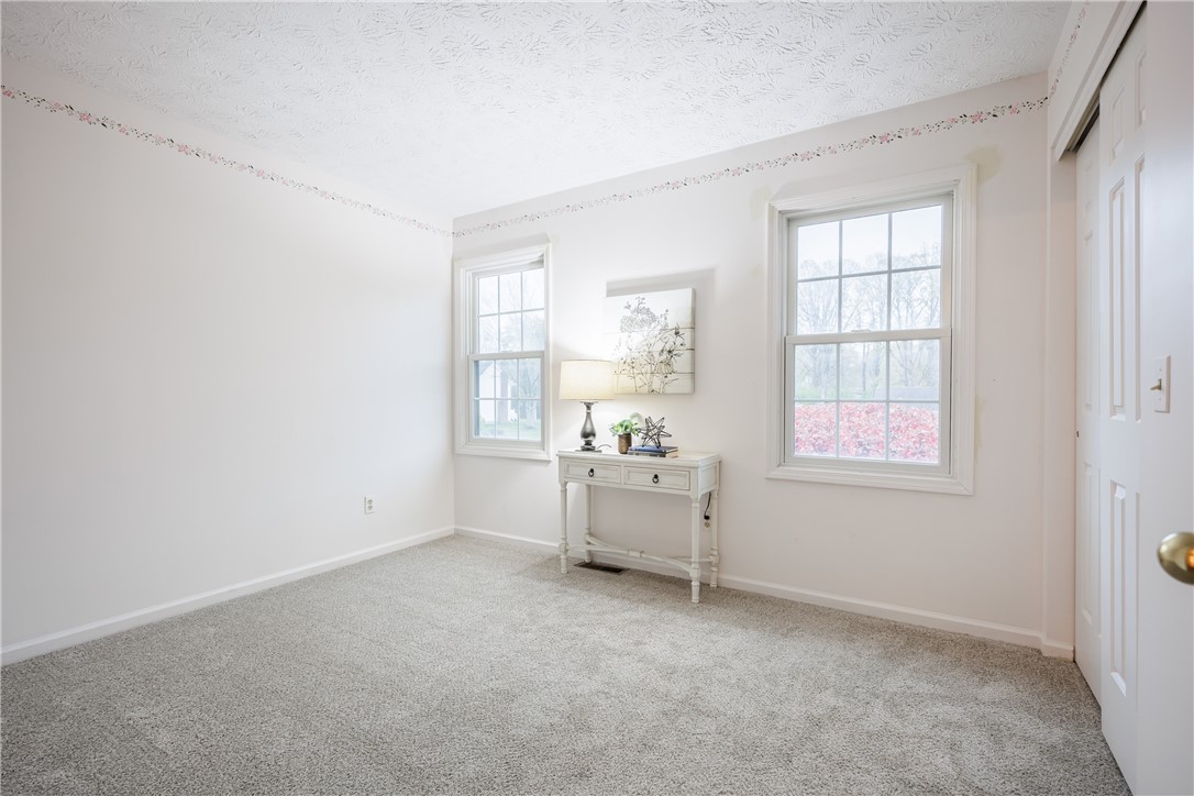 165 Woodleaf Henrietta, NY 14534 - Photo 22 of 37