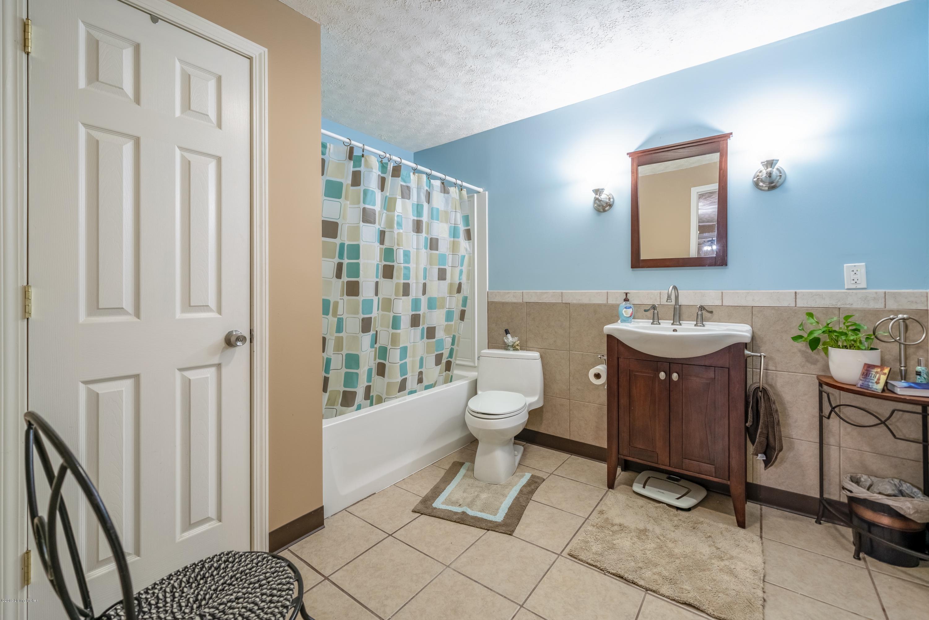 7711 Aspen Ridge Road Louisville, KY 40214 - Photo 37 of 45 7711 Aspen Ridge Road 38