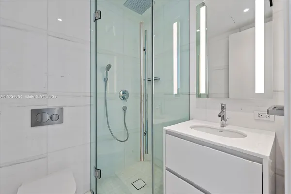 $38,000 | 300 Biscayne Blvd Way, Unit 3201, Miami, FL 33131