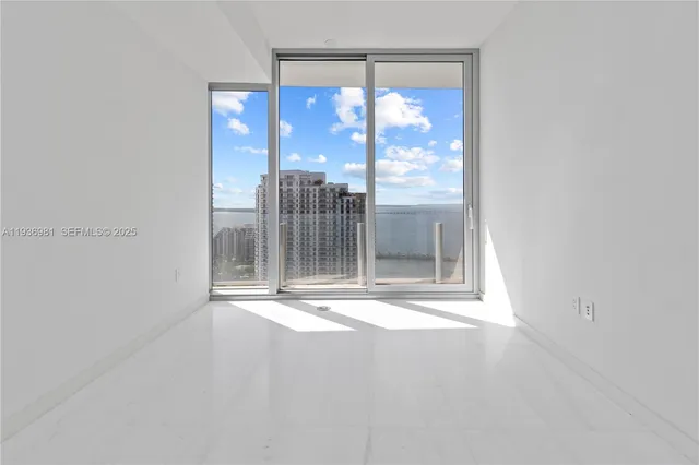 $38,000 | 300 Biscayne Blvd Way, Unit 3201, Miami, FL 33131