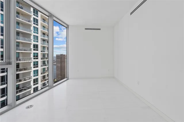 $38,000 | 300 Biscayne Blvd Way, Unit 3201, Miami, FL 33131