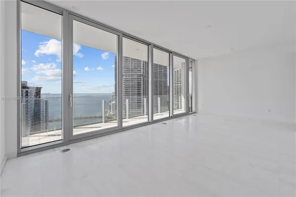 $38,000 | 300 Biscayne Blvd Way, Unit 3201, Miami, FL 33131
