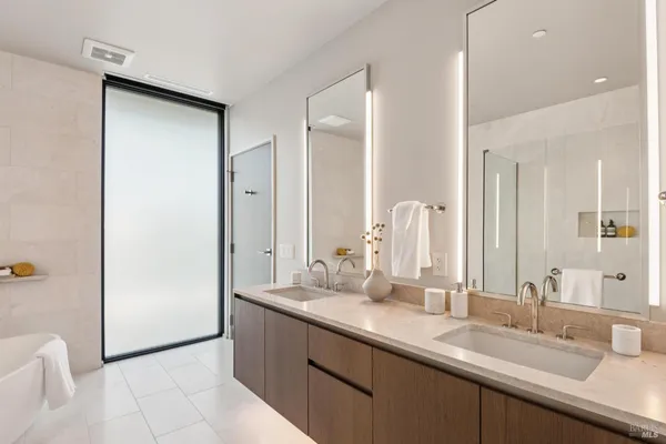 $2,695,000 | 171 Sawmill Circle, Unit 203, Healdsburg, CA 95448