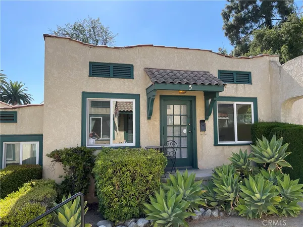 $2,400 | 15 East Mira Monte Avenue, Unit 5, Sierra Madre, CA 91024
