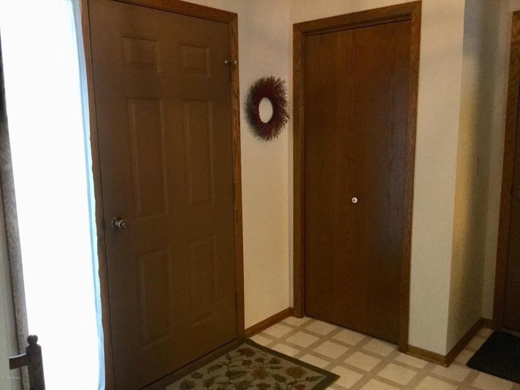 823 23rd Street Southeast Rochester, MN 55904 - Photo 3 of 24 Gallery Image 3