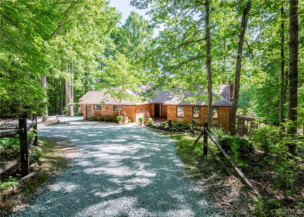 2742 Red Lane Road Powhatan, VA 23139 - Photo 7 of 45 Gallery Image 7