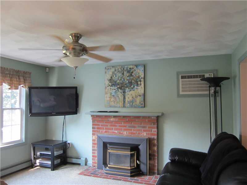 160 Hilltop Road Cumberland, RI 02864 - Photo 3 of 14 Living Room.