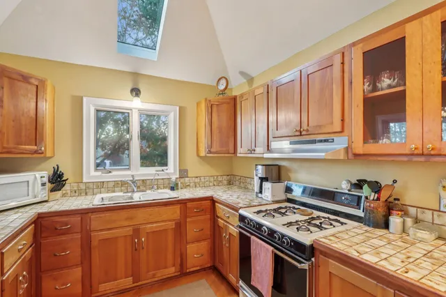 $349,500 | 1001 Edgewater Road, Fort Atkinson, WI 53538