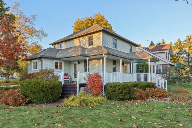 $349,500 | 1001 Edgewater Road, Fort Atkinson, WI 53538