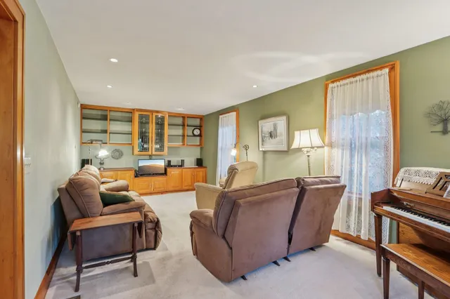 $349,500 | 1001 Edgewater Road, Fort Atkinson, WI 53538