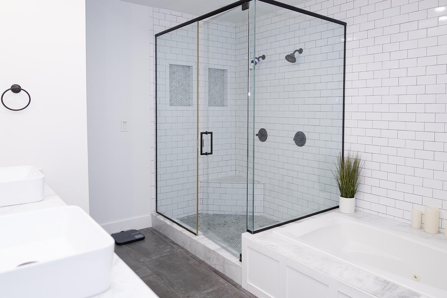 634 Southeast 3rd Avenue Delray Beach, FL 33483 - Photo 13 of 38 Master Bath
