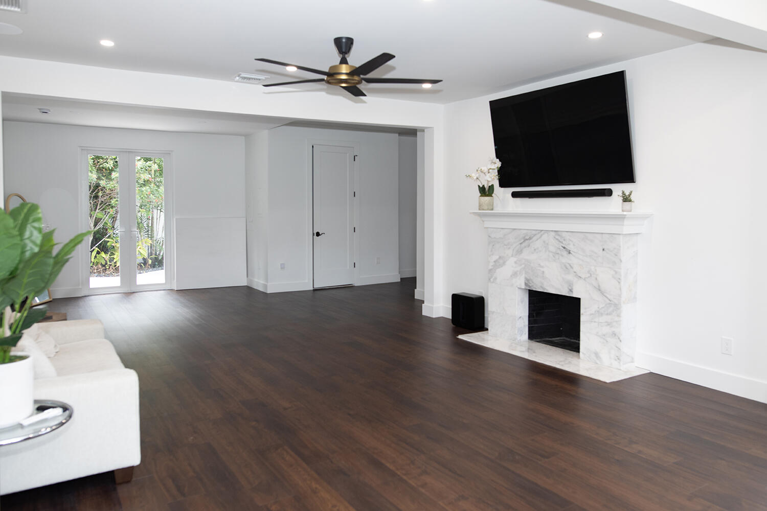 634 Southeast 3rd Avenue Delray Beach, FL 33483 - Photo 17 of 38 Living Room 3