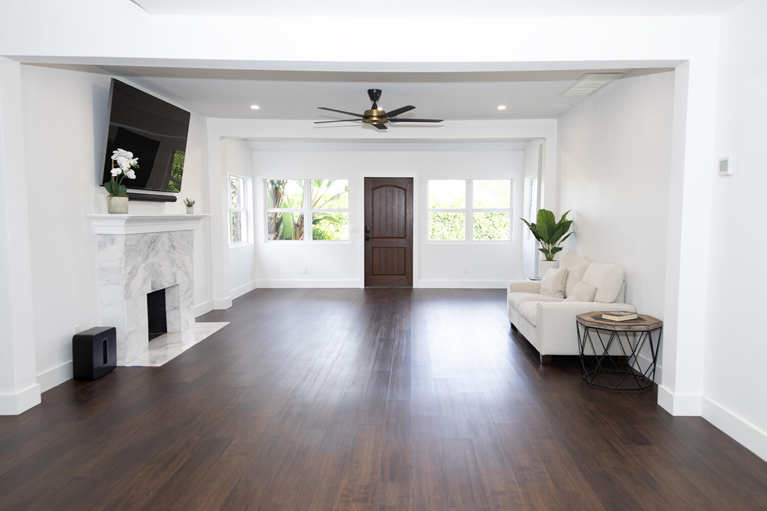 634 Southeast 3rd Avenue Delray Beach, FL 33483 - Photo 18 of 38 Living room 4