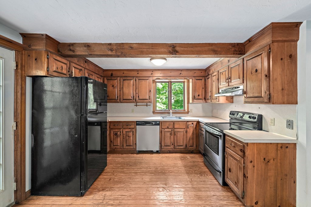 102 Quaker Meetinghouse Road Sandwich, MA 02537 - Photo 5 of 30 Gallery Image 5