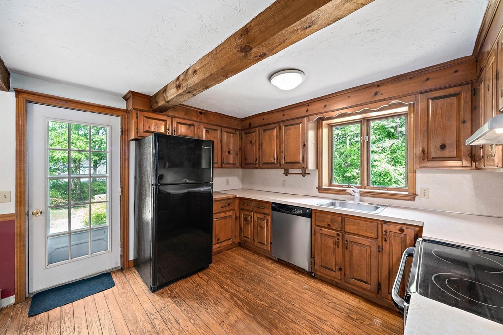 102 Quaker Meetinghouse Road Sandwich, MA 02537 - Photo 7 of 30 Gallery Image 7