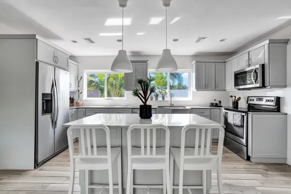 $4,100 | 1299 Southwest 9th Street, Boca Raton, FL 33486