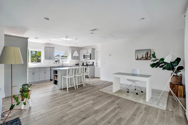 $4,100 | 1299 Southwest 9th Street, Boca Raton, FL 33486