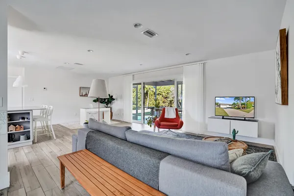 $4,100 | 1299 Southwest 9th Street, Boca Raton, FL 33486