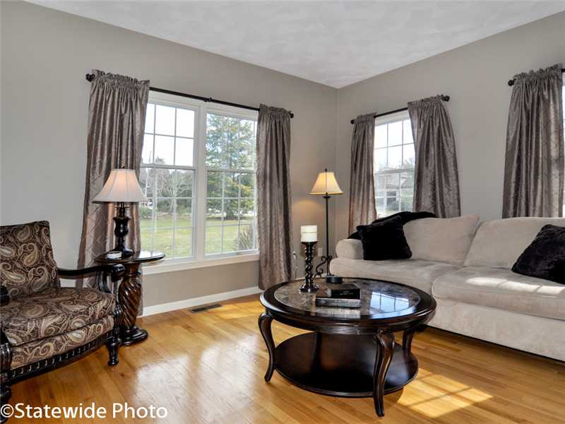 163 Hines Farm Road Cranston, RI 02921 - Photo 4 of 25 Living Room.