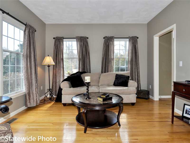 163 Hines Farm Road Cranston, RI 02921 - Photo 5 of 25 Living Room.