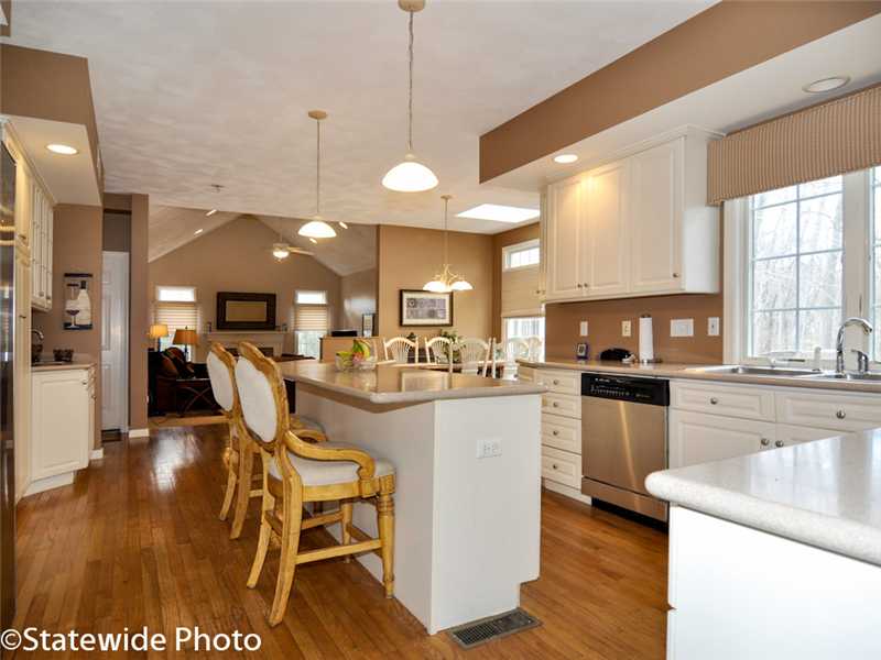 163 Hines Farm Road Cranston, RI 02921 - Photo 8 of 25 Kitchen.