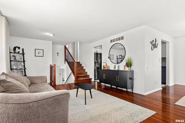 $244,900 | 6812 North Kimberly Drive, Peoria, IL 61614