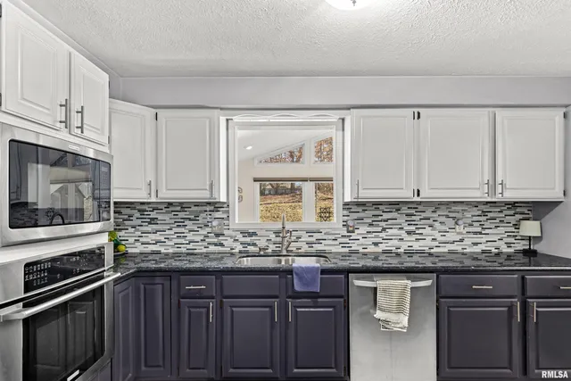 $244,900 | 6812 North Kimberly Drive, Peoria, IL 61614