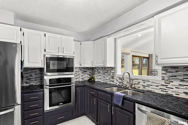 $244,900 | 6812 North Kimberly Drive, Peoria, IL 61614