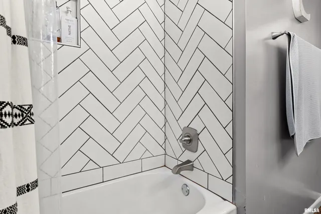 $244,900 | 6812 North Kimberly Drive, Peoria, IL 61614