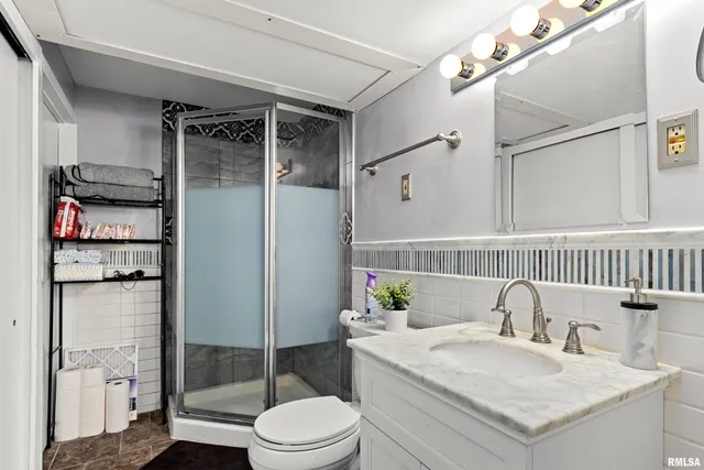 $244,900 | 6812 North Kimberly Drive, Peoria, IL 61614