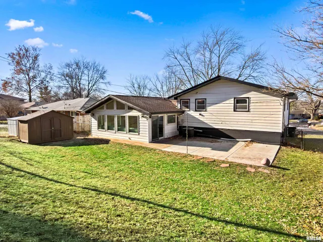 $244,900 | 6812 North Kimberly Drive, Peoria, IL 61614