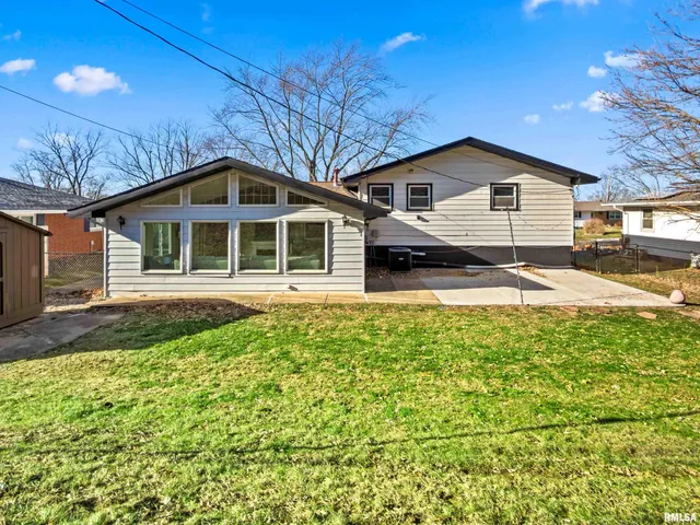 $244,900 | 6812 North Kimberly Drive, Peoria, IL 61614