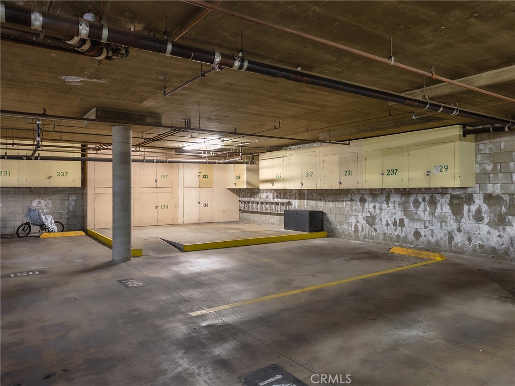 230 Bethany Road, Unit 237 Burbank, CA 91504 - Photo 27 of 43 Parking